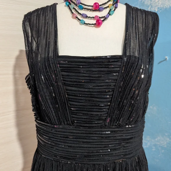 Halston Elegant Black Evening Dress - Picture 2 of 14